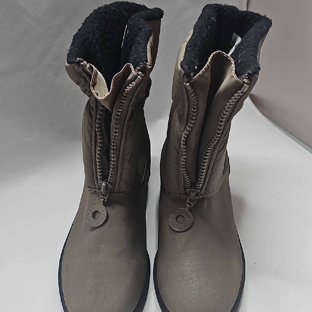 Softspots Taupe Winter Boots - Picture 1 of 5
